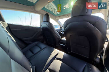 Седан Tesla Model 3 2020 в Луцке