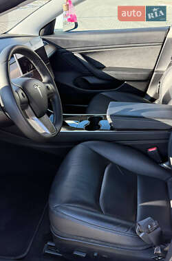 Седан Tesla Model 3 2020 в Луцке