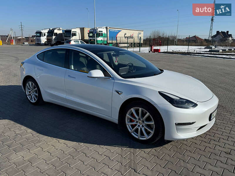 Tesla Model 3 2020