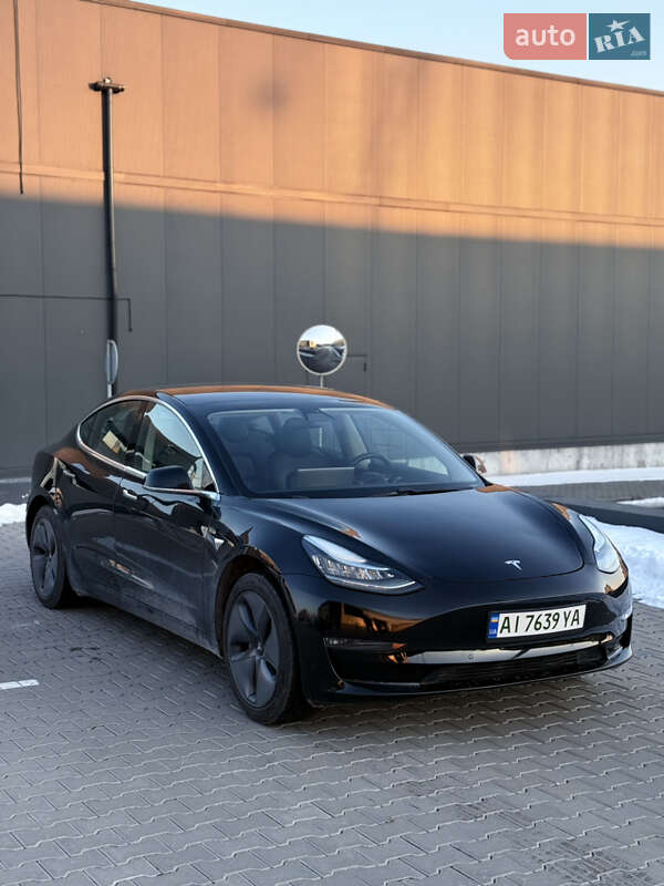 Седан Tesla Model 3 2018 в Києві