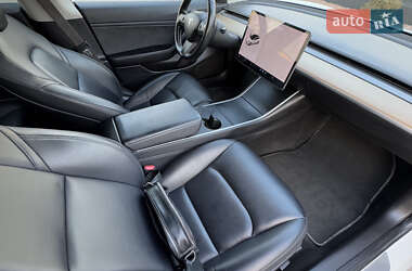 Седан Tesla Model 3 2018 в 