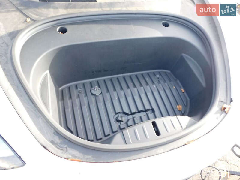 Седан Tesla Model 3 2021 в Одессе
