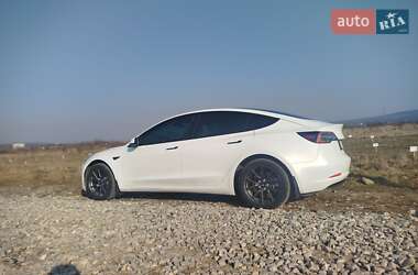 Седан Tesla Model 3 2023 в Калуше