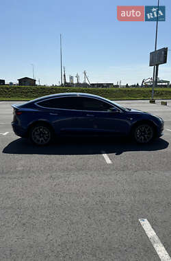 Седан Tesla Model 3 2019 в 