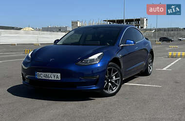 Седан Tesla Model 3 2019 в Львові