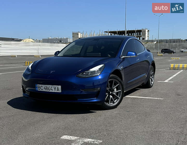 Седан Tesla Model 3 2019 в 