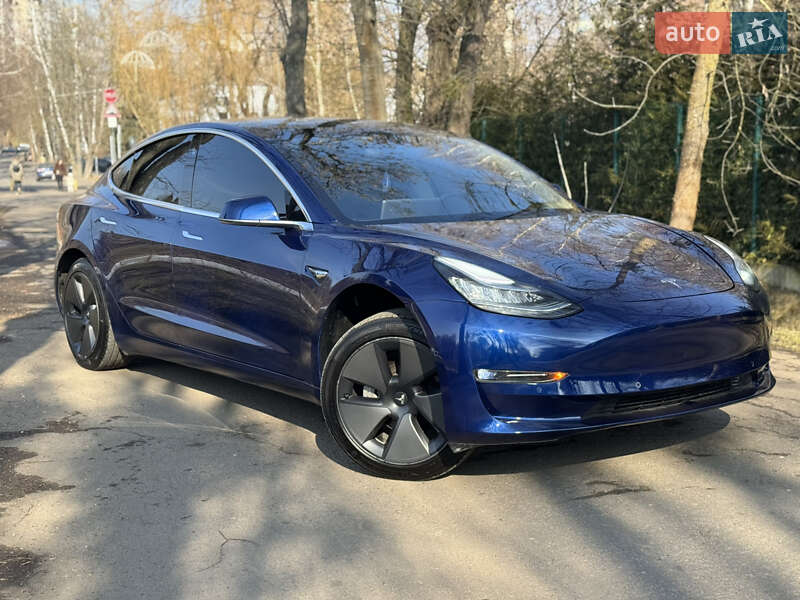 Tesla Model 3 2020
