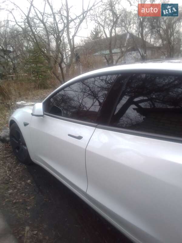 Седан Tesla Model 3 2023 в Киеве