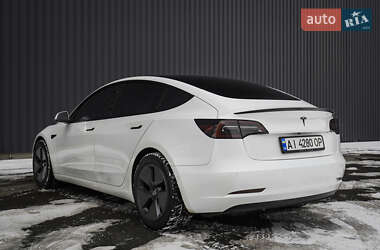 Седан Tesla Model 3 2021 в 
