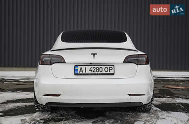Седан Tesla Model 3 2021 в 