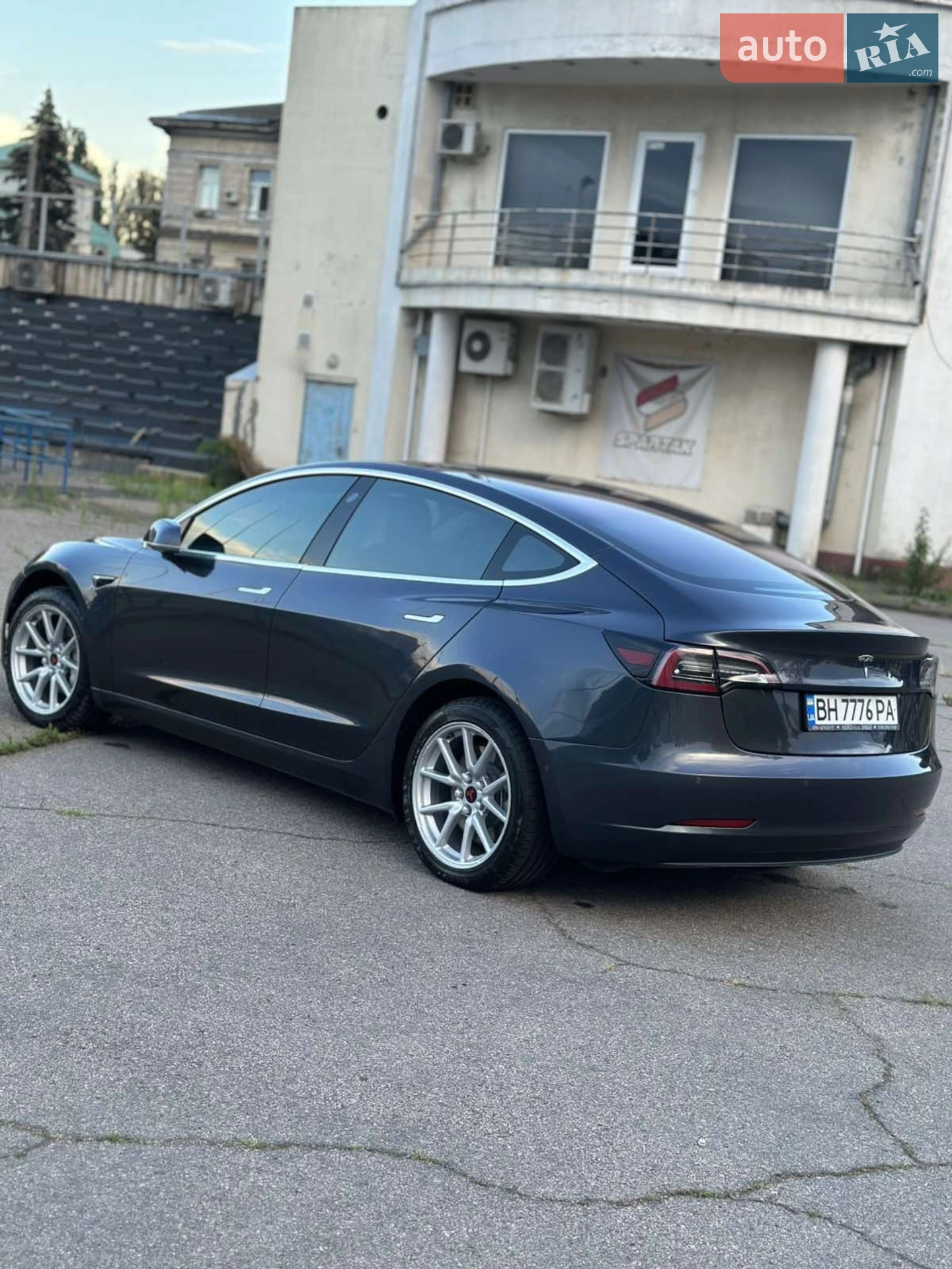 2018 Tesla Model 3 - мініатюра 4