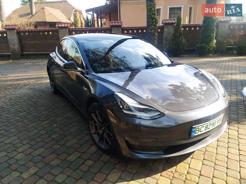 Седан Tesla Model 3 2018 в Львове фото 13 Седан Tesla Model 3 2018 в Львове