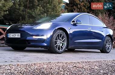 Седан Tesla Model 3 2020 в Самборе