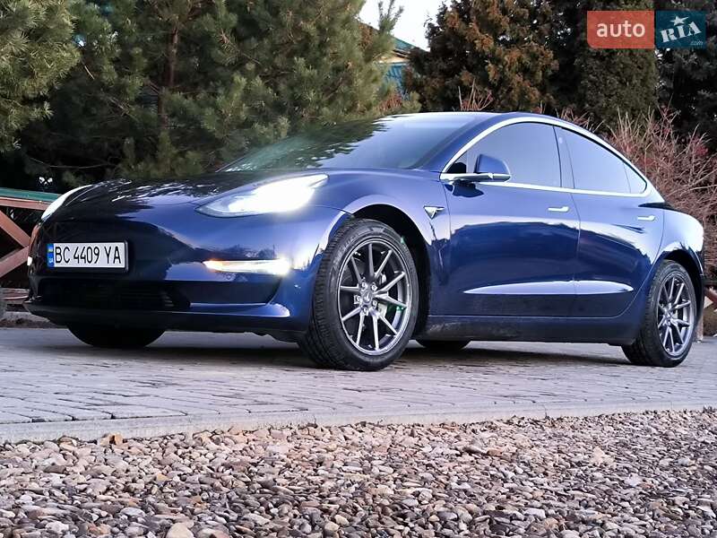 Tesla Model 3 2020