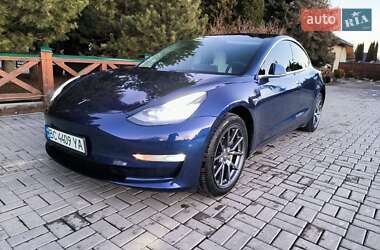 Седан Tesla Model 3 2020 в 