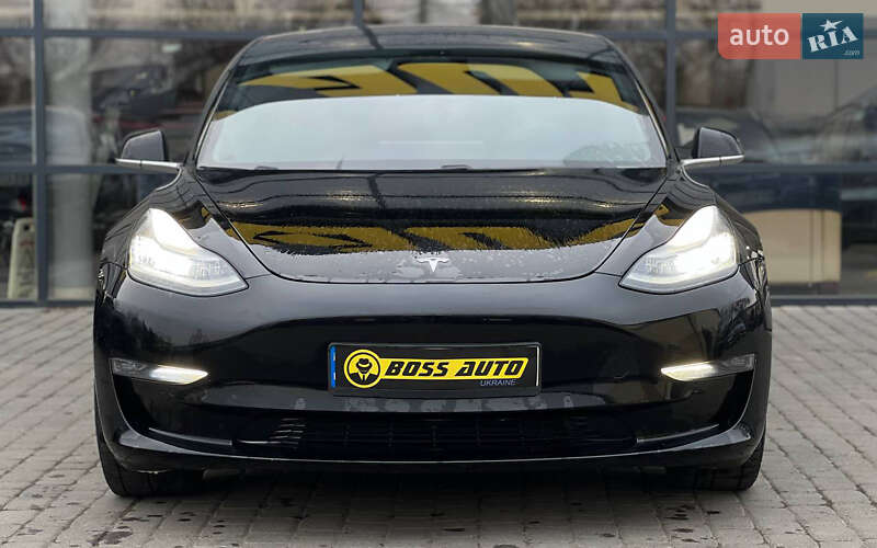 Седан Tesla Model 3 2019 в Ивано-Франковске
