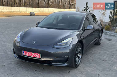 Седан Tesla Model 3 2021 в Луцке