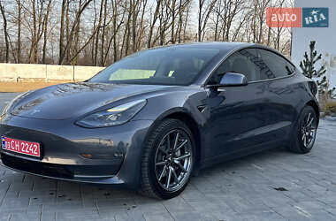 Седан Tesla Model 3 2021 в Луцке