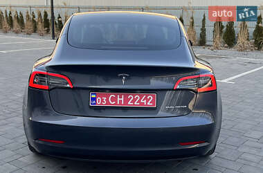 Седан Tesla Model 3 2021 в Луцке