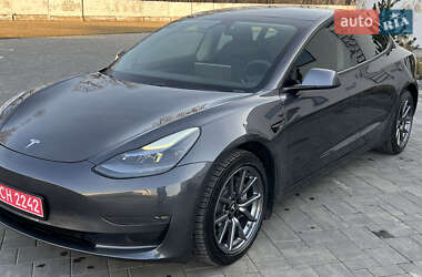 Седан Tesla Model 3 2021 в Луцке