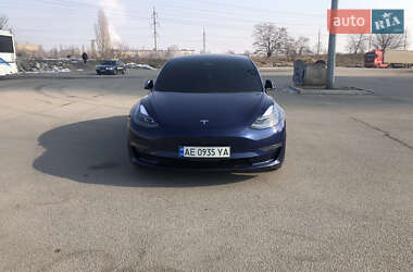 Седан Tesla Model 3 2021 в 