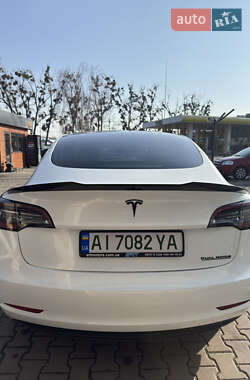 Седан Tesla Model 3 2021 в Вишневому