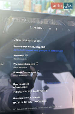 Седан Tesla Model 3 2021 в Вишневому