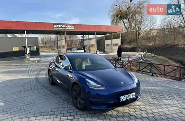 Седан Tesla Model 3 2019 в Львове Седан Tesla Model 3 2019 в Львове