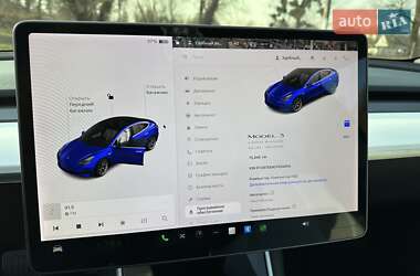 Седан Tesla Model 3 2019 в Львове