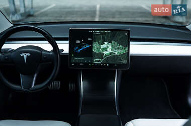 Седан Tesla Model 3 2018 в 