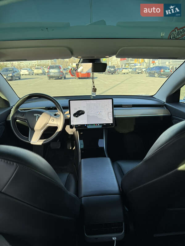 Седан Tesla Model 3 2019 в Запоріжжі