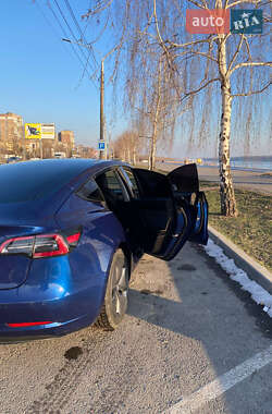 Седан Tesla Model 3 2019 в 