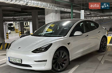 Седан Tesla Model 3 2021 в Киеве
