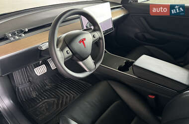 Седан Tesla Model 3 2020 в 