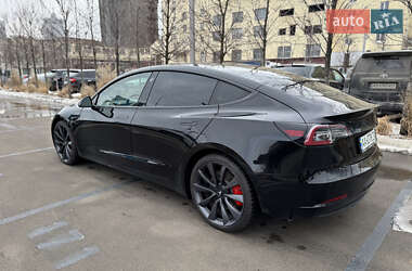 Седан Tesla Model 3 2020 в 