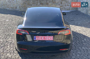 Седан Tesla Model 3 2019 в Ровно