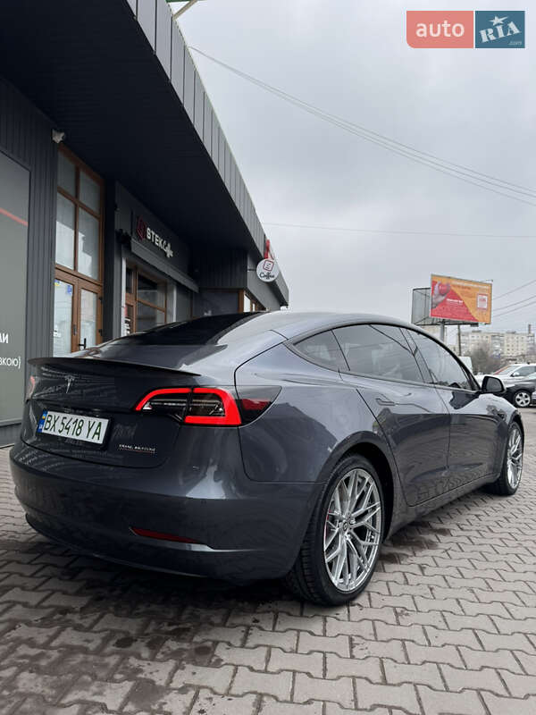 Седан Tesla Model 3 2022 в Києві