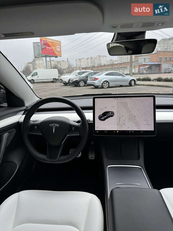 Седан Tesla Model 3 2022 в Києві