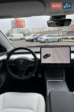 Седан Tesla Model 3 2022 в 