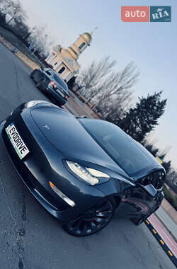 Седан Tesla Model 3 2021 в Николаеве