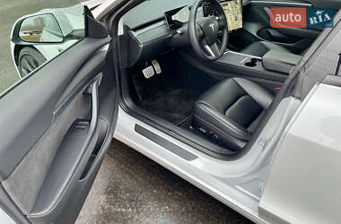 Седан Tesla Model 3 2021 в Киеве