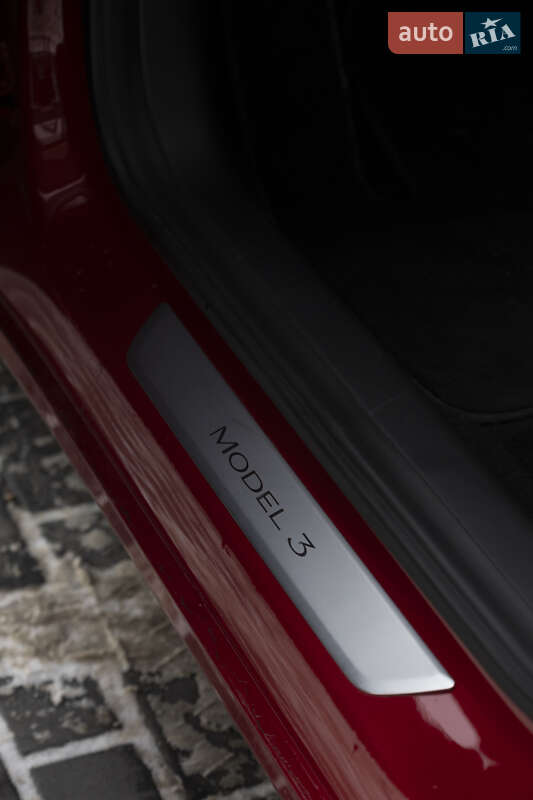Седан Tesla Model 3 2020 в Києві