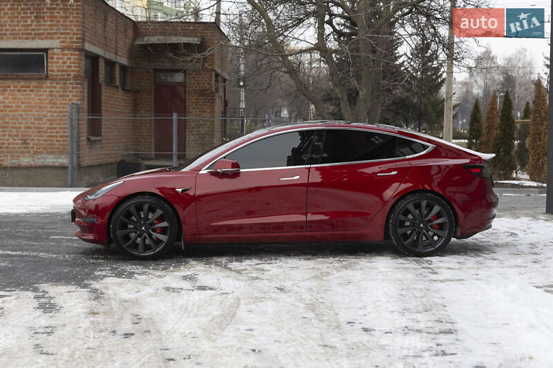 Седан Tesla Model 3 2020 в Києві