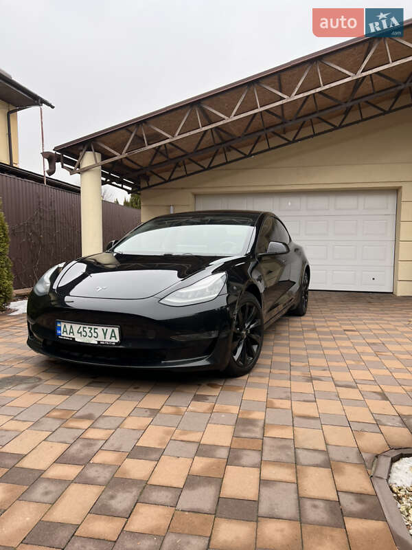 Седан Tesla Model 3 2018 в Киеве