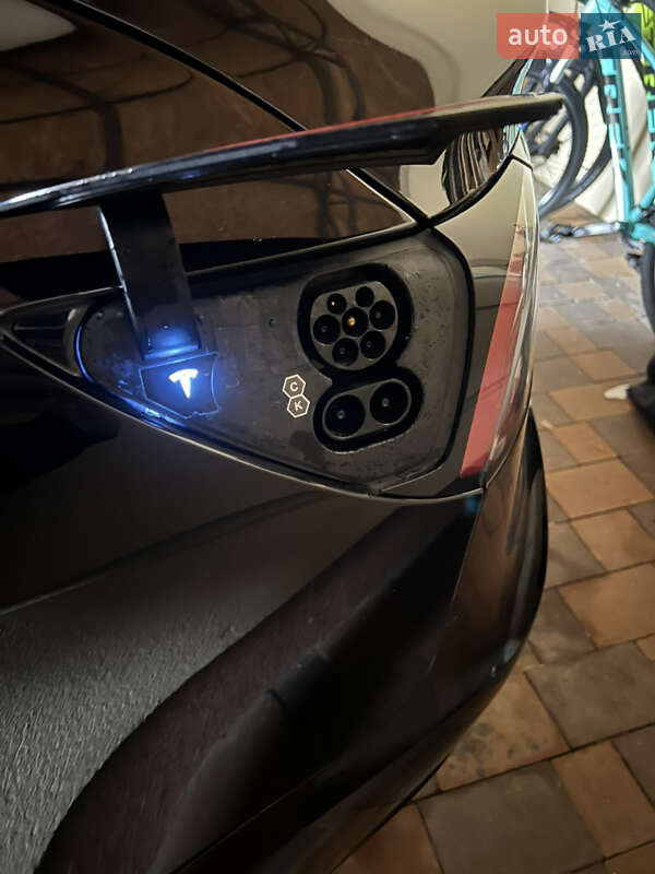 Седан Tesla Model 3 2018 в Киеве