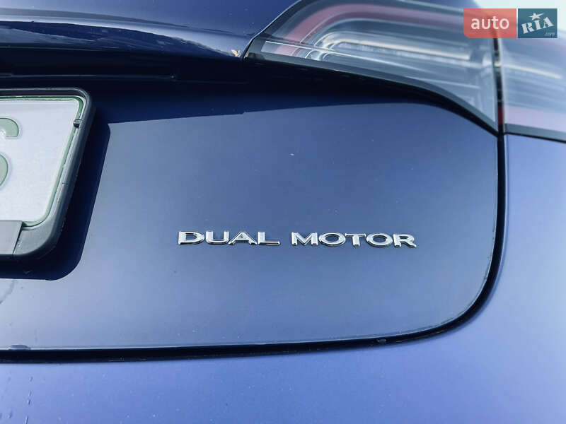 Седан Tesla Model 3 2021 в Киеве
