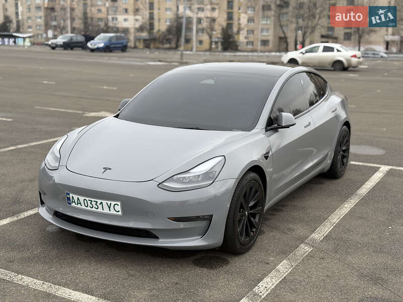 Седан Tesla Model 3 2022 в Киеве