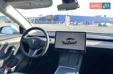 Седан Tesla Model 3 2022 в Ровно