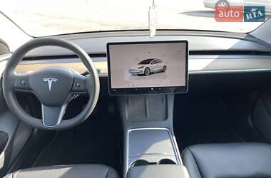 Седан Tesla Model 3 2022 в Ровно