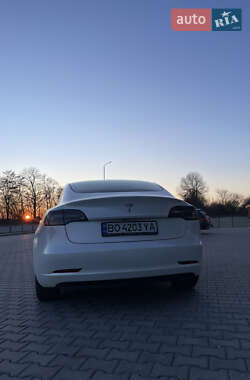 Седан Tesla Model 3 2023 в 